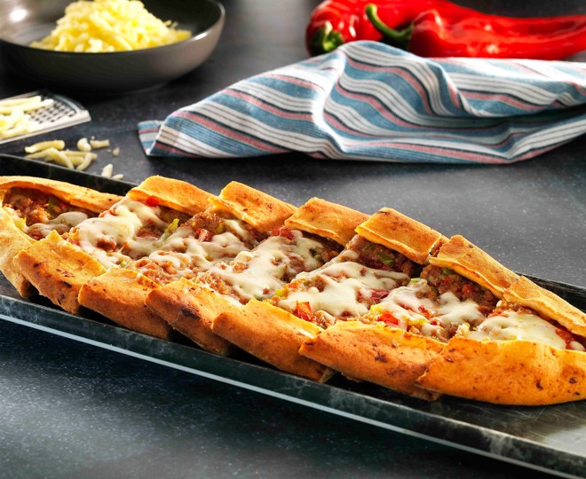 Kıyma Kaşarlı Pide